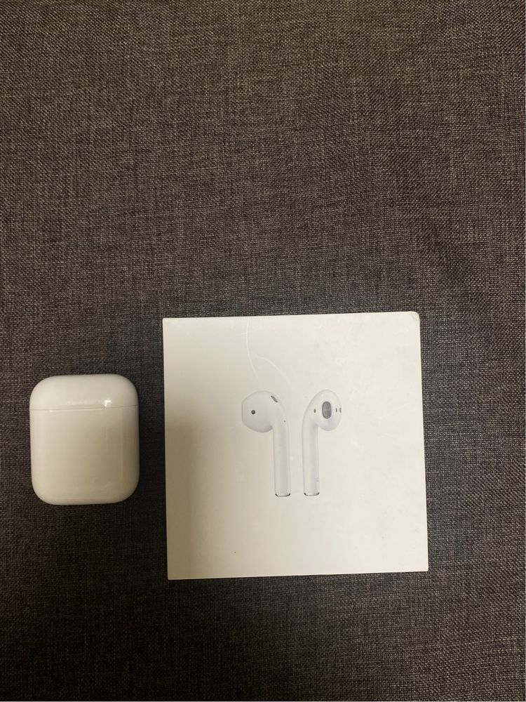 Продам кейс AirPods Charging Case