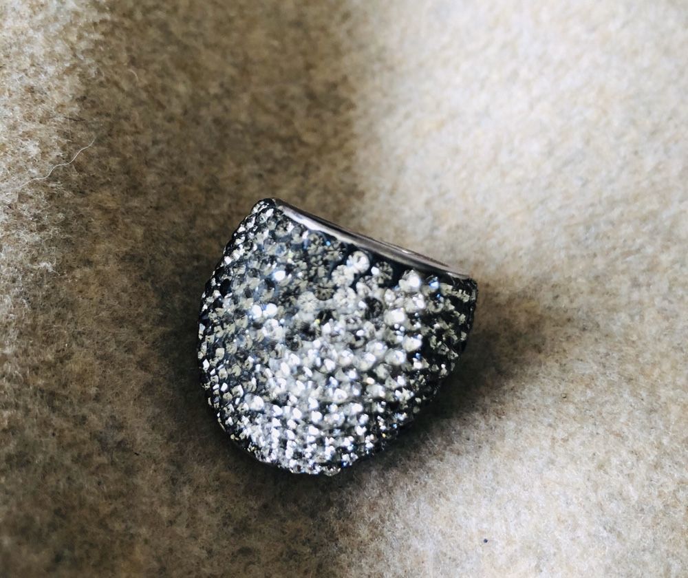 Anel em prata com Cristais Swarovski