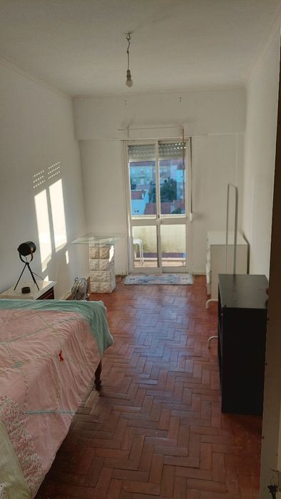 Quarto disponível  para senhoras