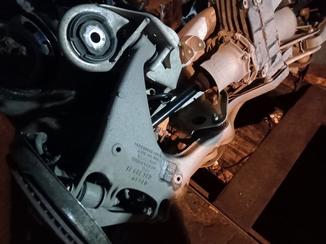 Audi A8 D3 4.2 V8 zawieszenie tył zwrotnica wahacz most półoś zacisk