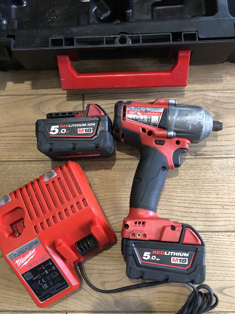 Безщітковий Акум.Гайковерт Milwaukee M18 FMTIWF12