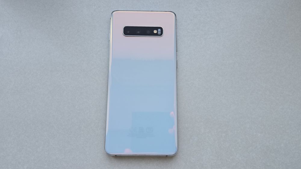 Samsung Galaxy S10+ Plus  SM-G975F/DS
