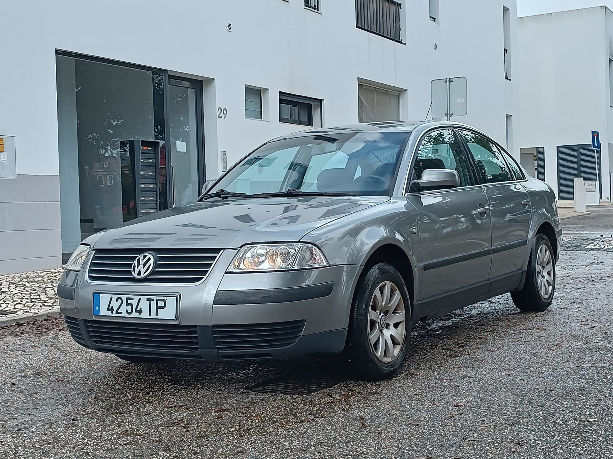 Vw Passat 1.9 tdi 130 cvs Cx M6 ano 2002  com 441 kms