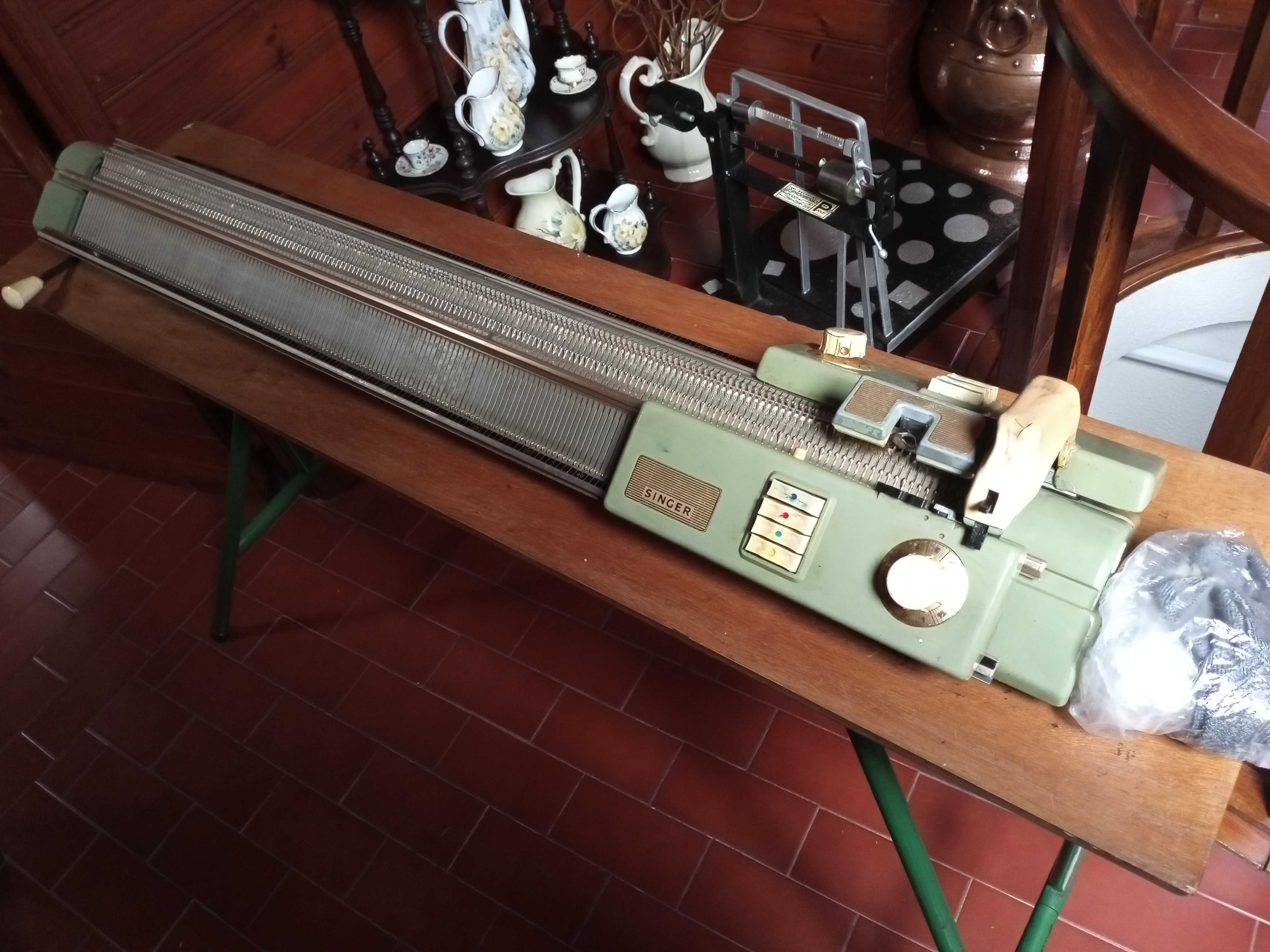 Máquina de tricotar singer