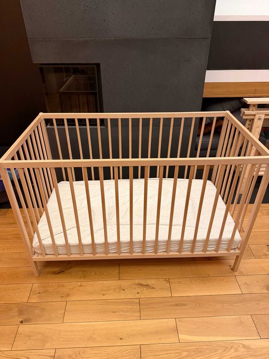 Łóżeczko IKEA SNIGLAR + świetny materac IKEA HIMLAVALV- wymiary 60x120