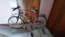 Bicicleta usada entrega em mãos