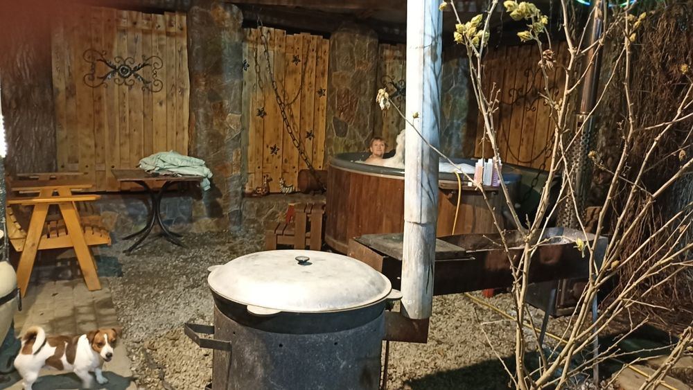 Апартаменти ,чан,басейн, лазня.