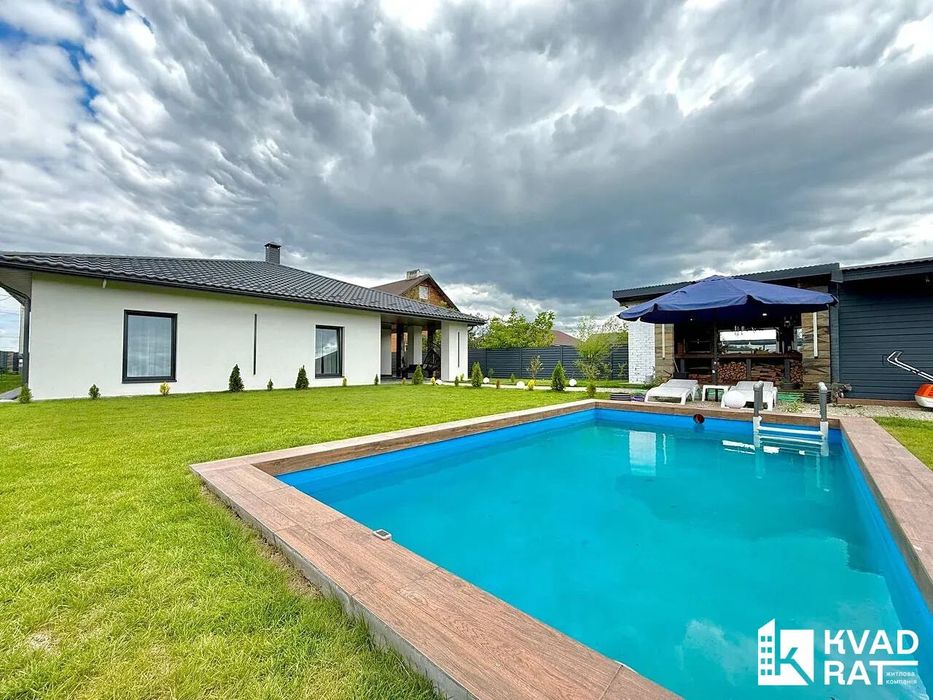 Продаж одноповерхового будинку з басейном та ділянкою 13.5 сот