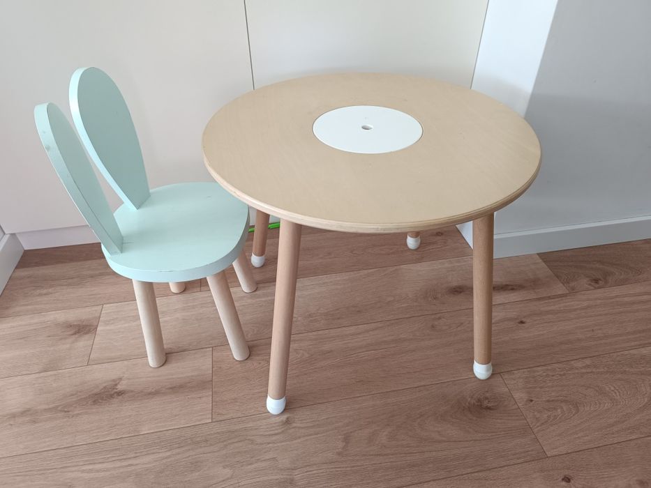 Stolik z krzesłem dla przedszkolaka