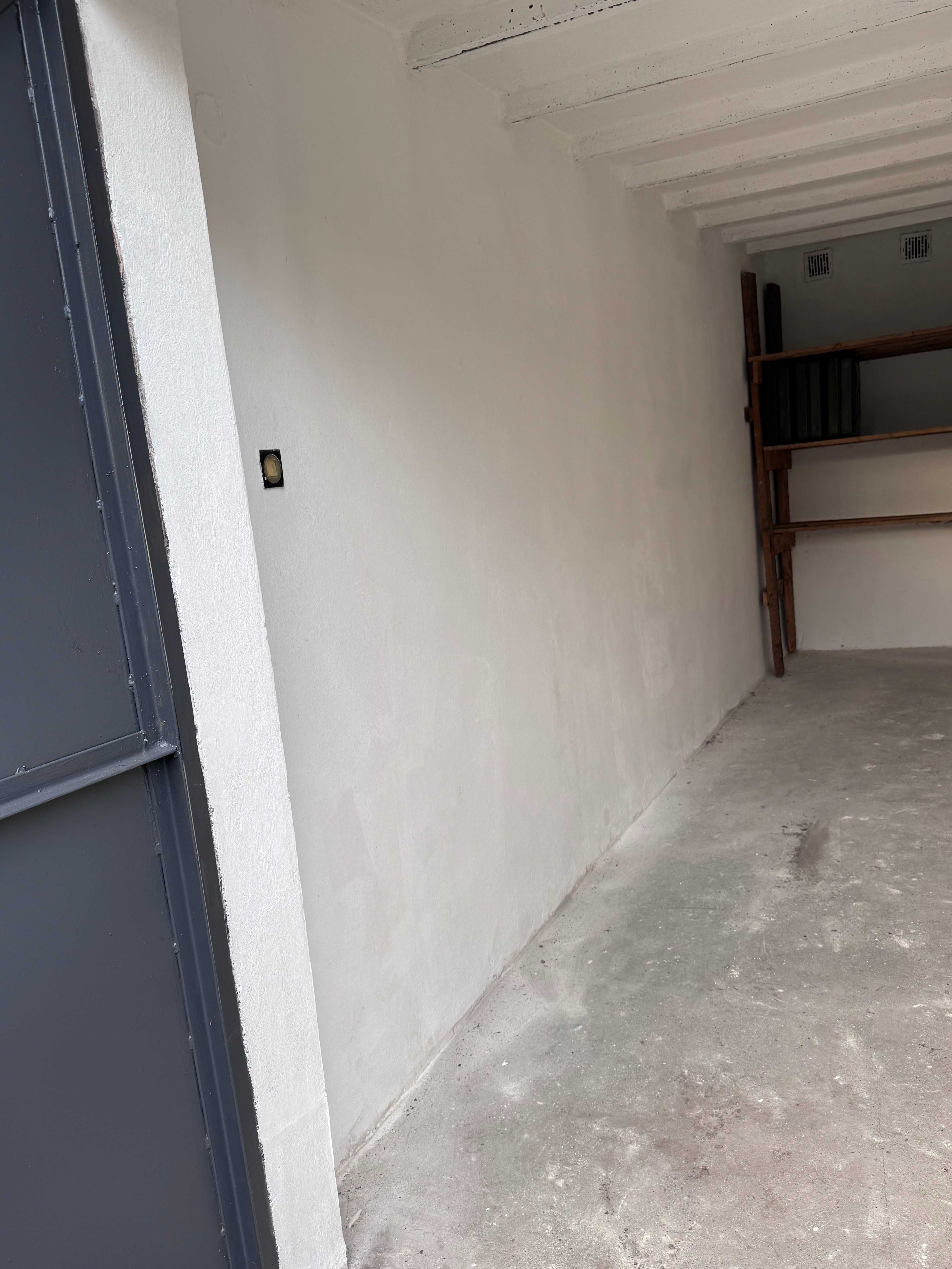 Garaż ul. Tytusa Czyżewskiego Kraków | 17m2
