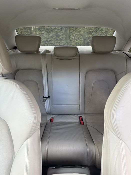 Samochód audi a4b8 na części