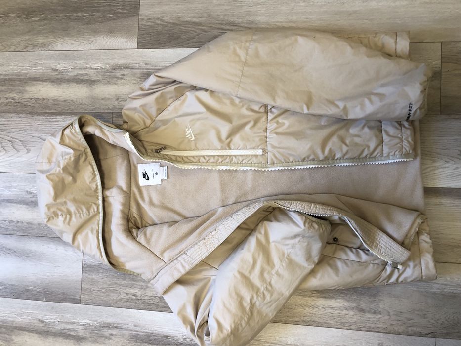 Куртка Nike бежева