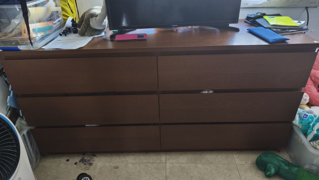 Cómoda IKEA    .