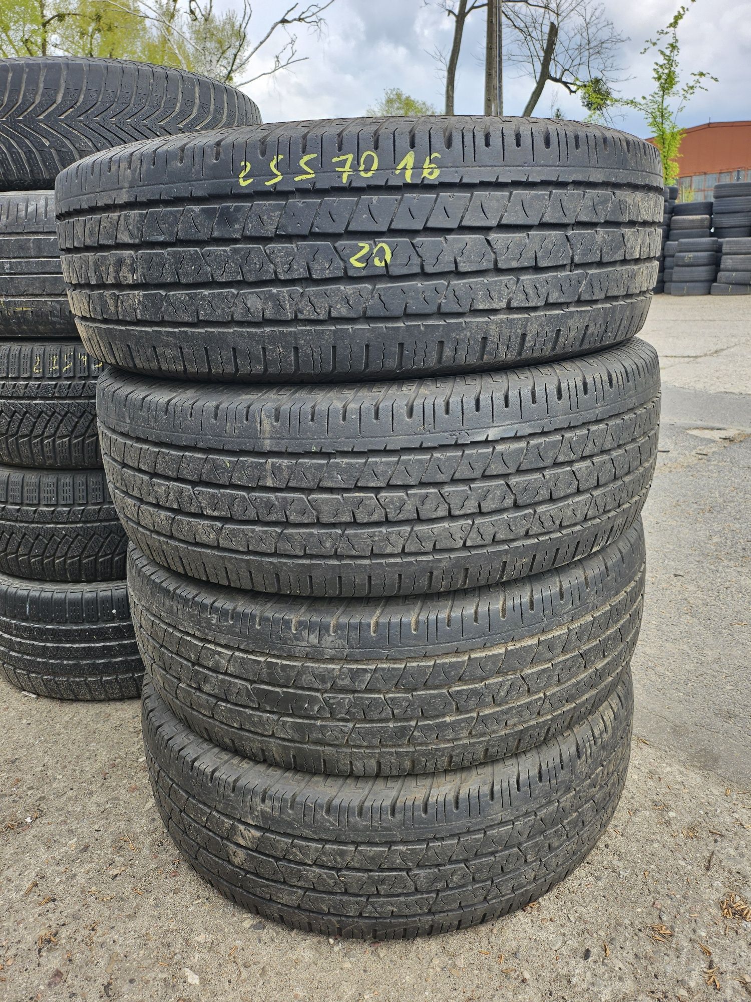255/70/16 4szt całoroczne