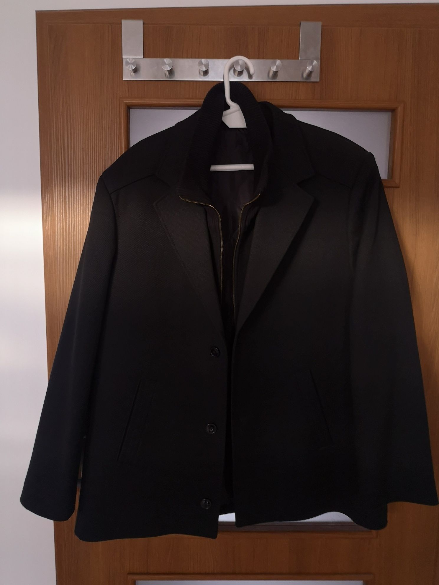 Płaszcz czarny na wzrost 176 - 184 cm