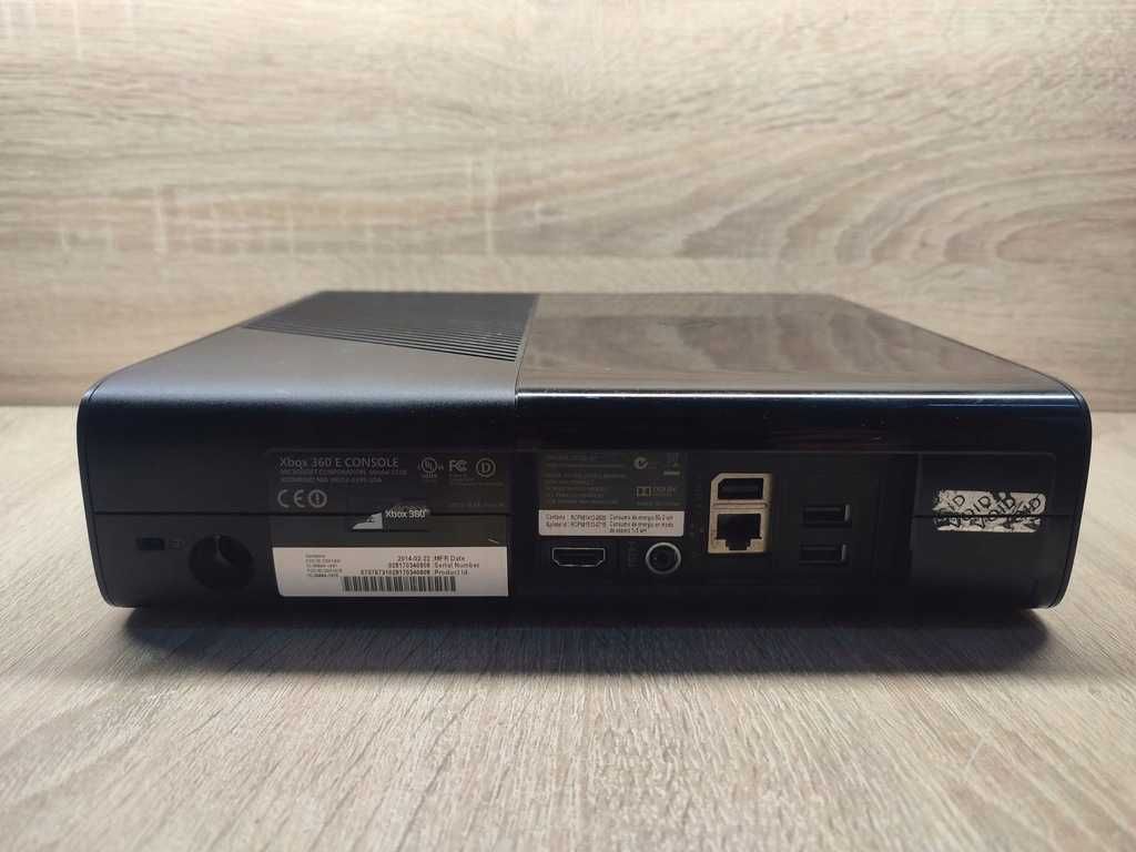 Konsola Xbox 360 E 250 GB 1538