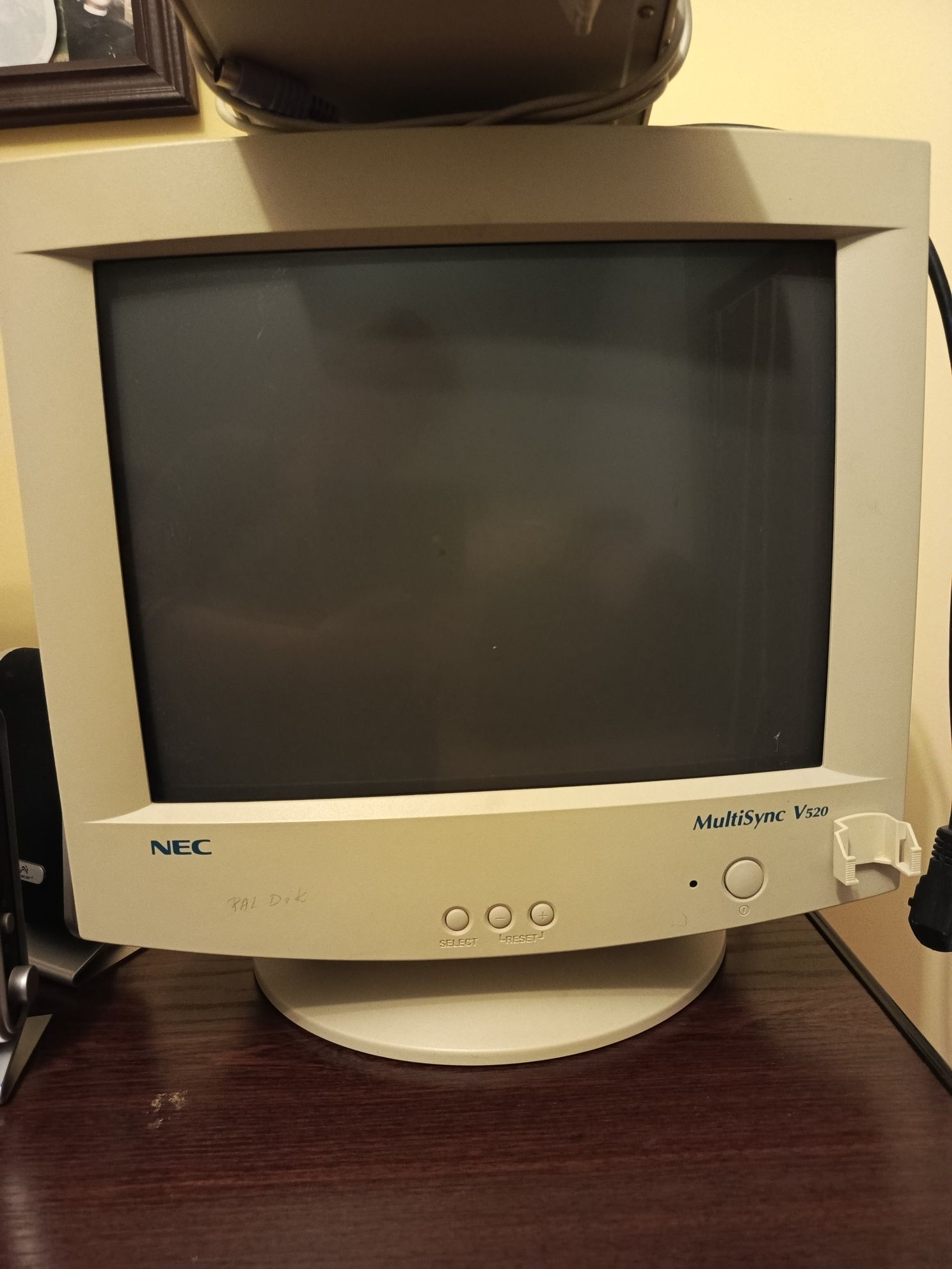 Monitor MultiSync V520