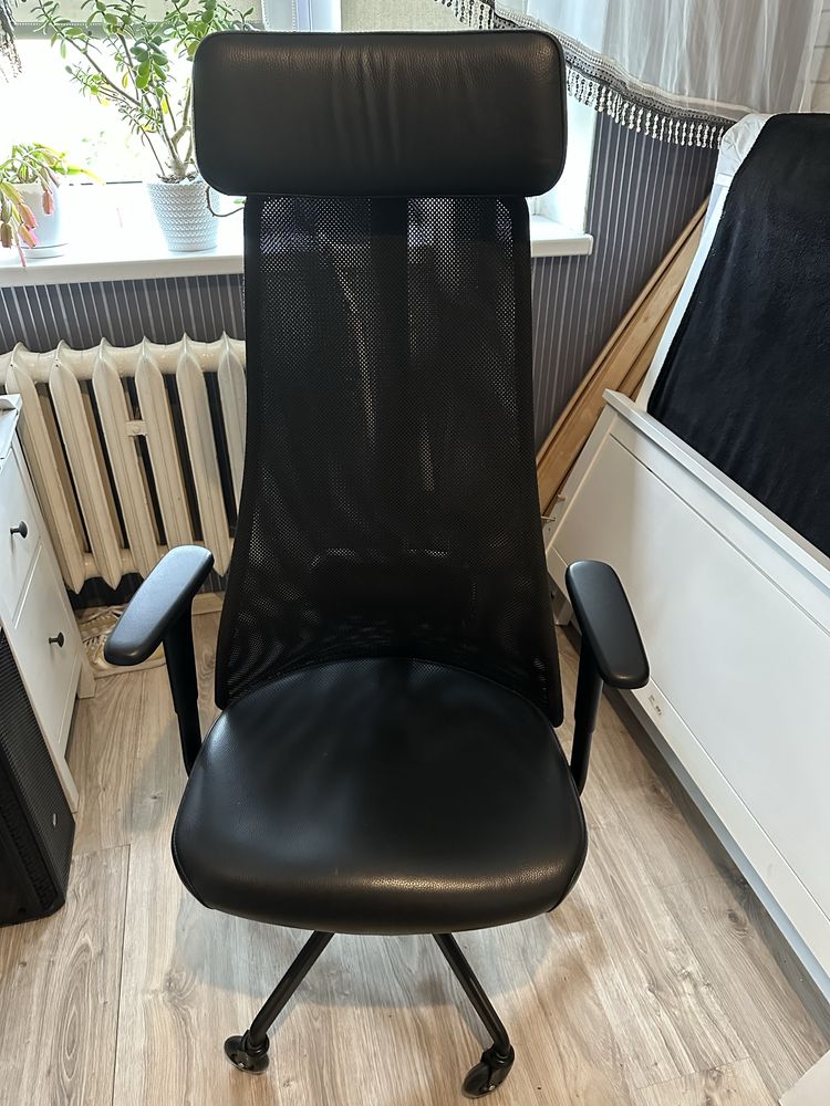 JÄRVFJÄLLET Krzesło biurowe z podłokietnikami, Glose czarny