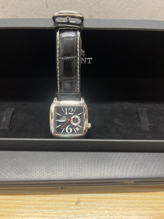 Orient automatico muito raro novo com caixa e papeis