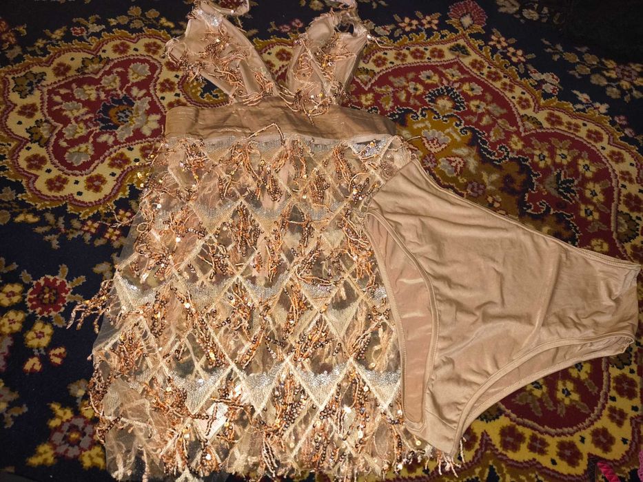 Полупрозрачное платье с трусиками.на худышку