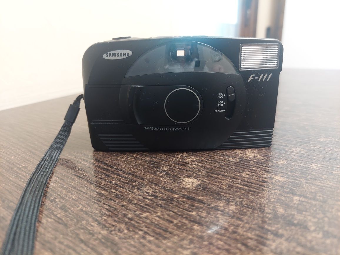 Фотоапарат Samsung F-111 Lens 35 mm  F 4,5