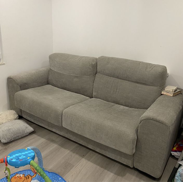 Sofá-cama cinzento como novo com colchão de casal