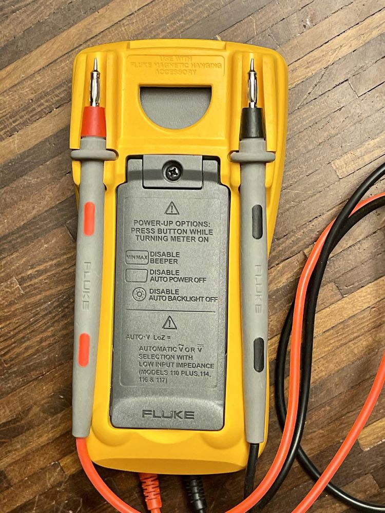 Fluke 117 Multimetr cyfrowy Kat. III 600V 20A elektryk mechanik EV