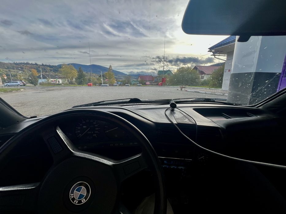 BMW_30_318_1.8_бинзін