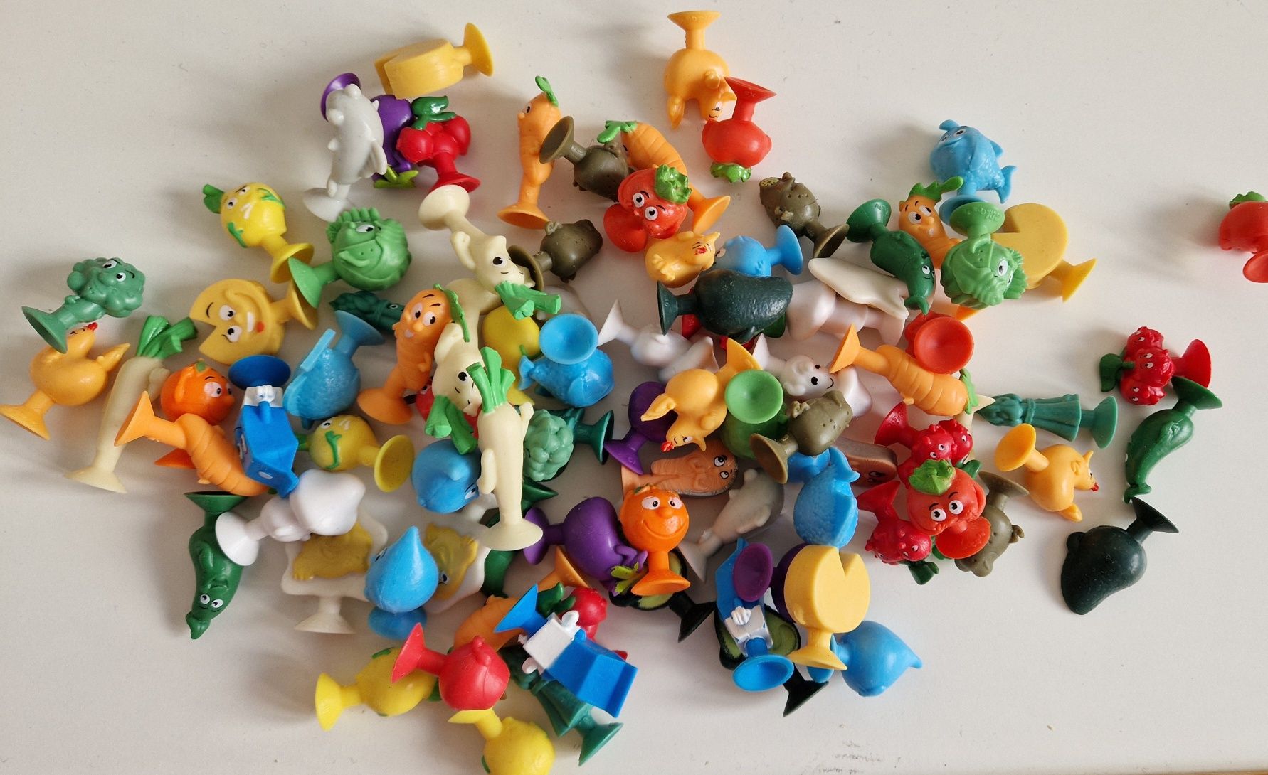 Stikeez Auchan _ tenho todos brinquedos coleções