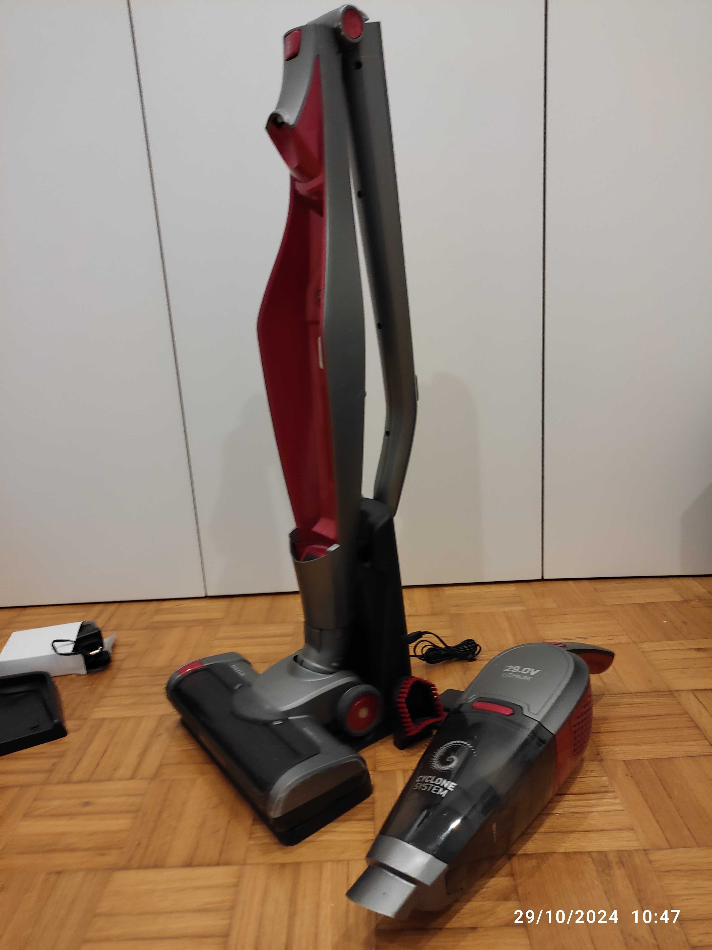 Vendo aspirador vertical Taurus cyclone system com pouco uso