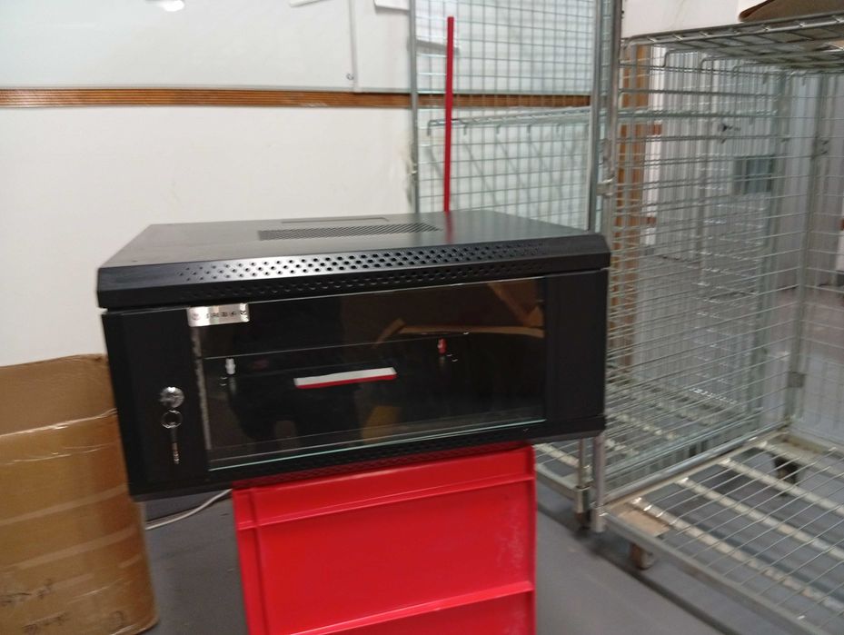 Szafa rack nowa złożona serwer 19'