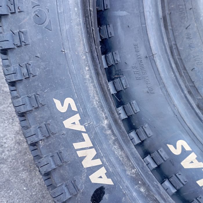 Покришка на мотоцикл 3.75-19 на МТ Дніпро Урал К-750