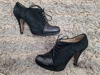 Sapatos botins pretos Gloria Ortiz T 37
