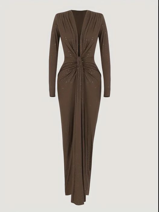 Нарядна коричнева сукня з легким блиском