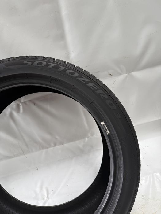 255/40/20 Pirelli Sottozero 3 Winter MO 101V