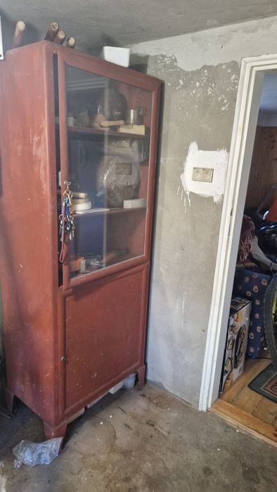 Szafka metalowa z szybą szpitalna wysoka