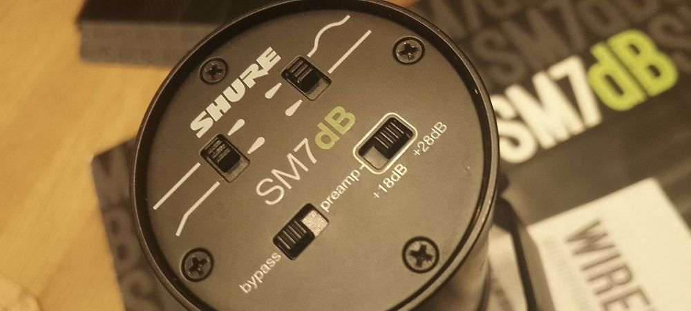 Shure SM7dB – kultowy mikrofon do wokalu, podcastu i streamu
