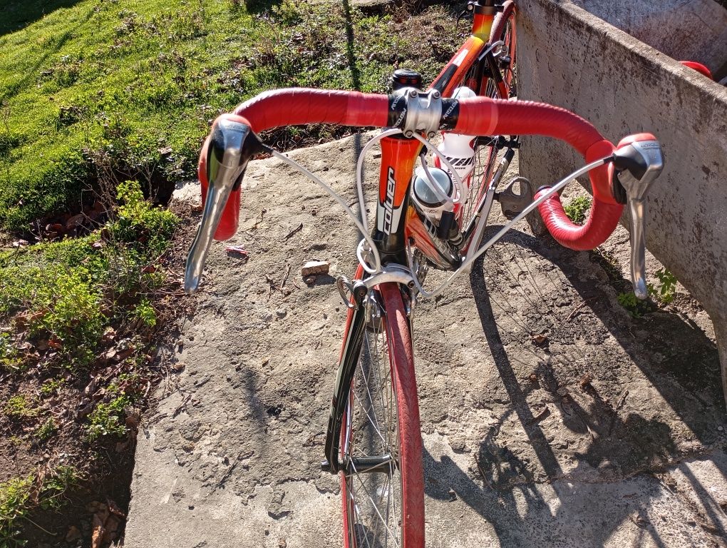 Vendo bicicleta de estrada forqueta em carbono