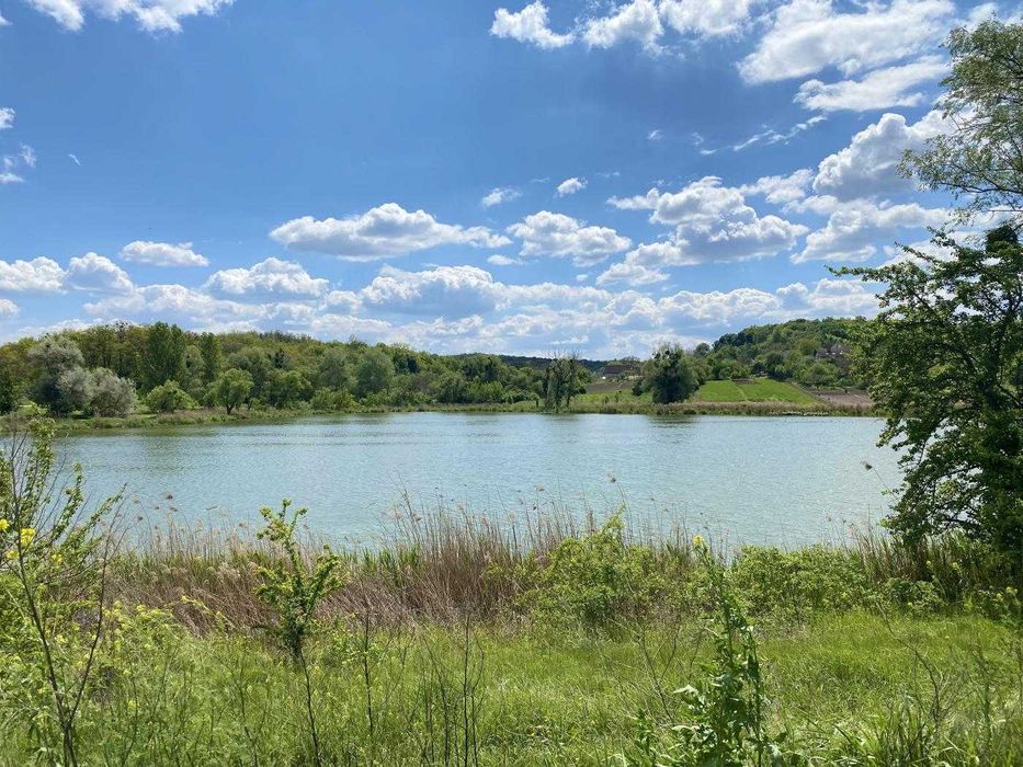 Будинок на пагорбі з видом на озеро та власною енергією, Гвоздів