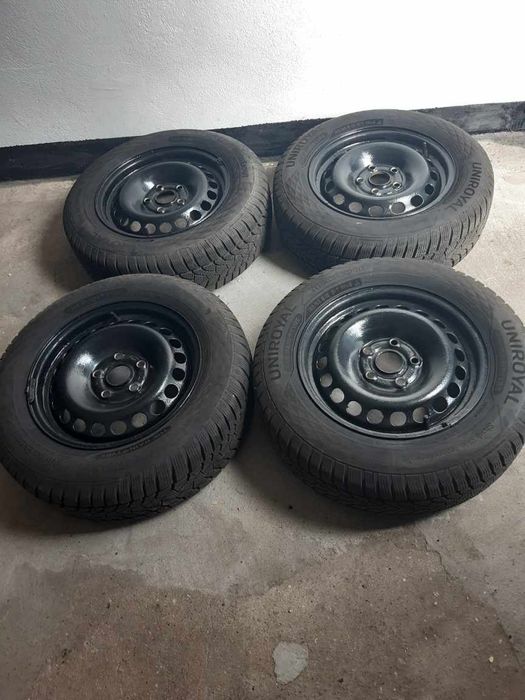 Komplet opon zimowych Uniroyal WinterExpert 195/65 R15 + felgi Golf 5