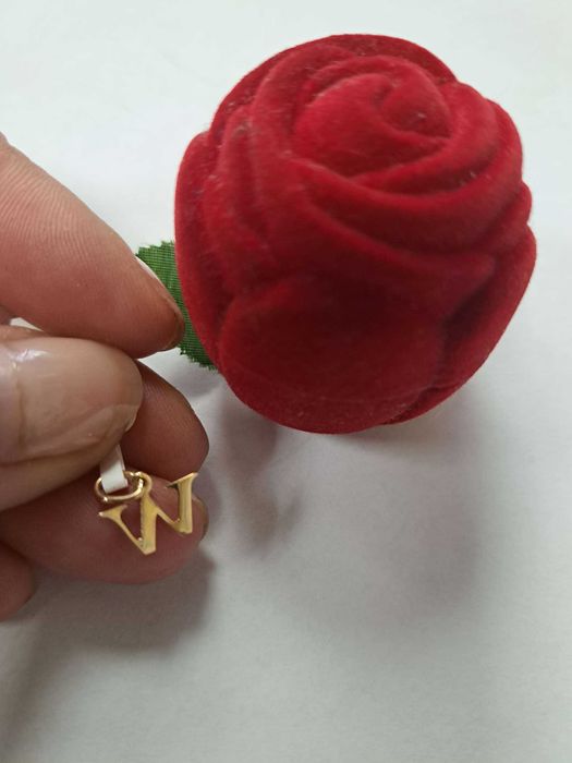 Złoty wisiorek literka W, złoto 585