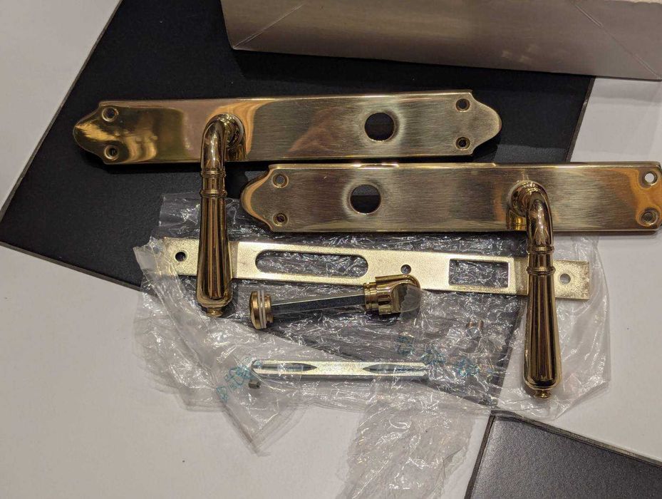 Дверна фурнітура PFS Pasini ручки відкривання з накладками Італійські