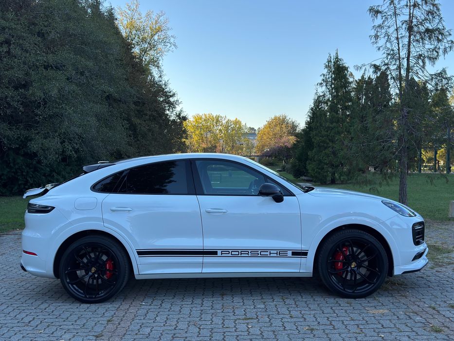 Porsche Cayenne E-Hybrid GT Carbon Package