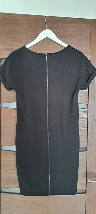 Sukienka Mała czarna z suwakiem reserved S