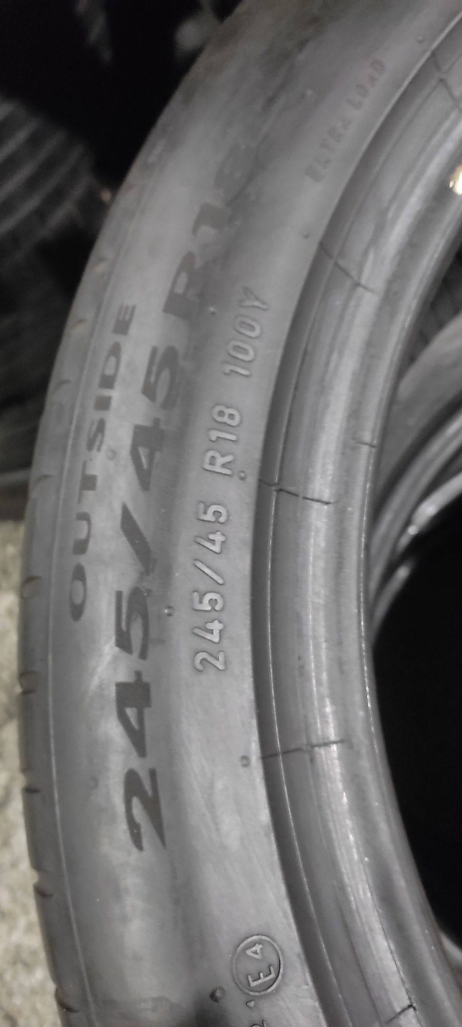 666 На сезон пара летних шин R18 245/45 Pirelli