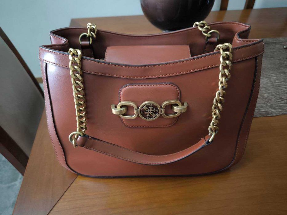 Mala senhora GUESS original/autentica