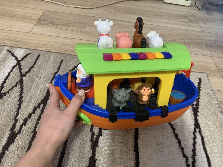 Іграшка ковчег та розвиваючий кубик