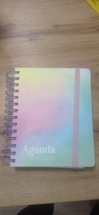 Planer książkowy kalendarz 2025/2026