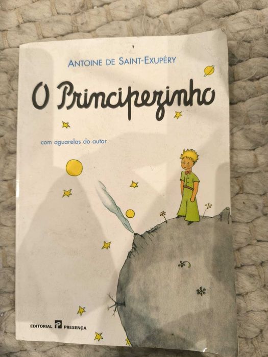 Livro "O Principezinho" de Antoine de Saint-Exupéry