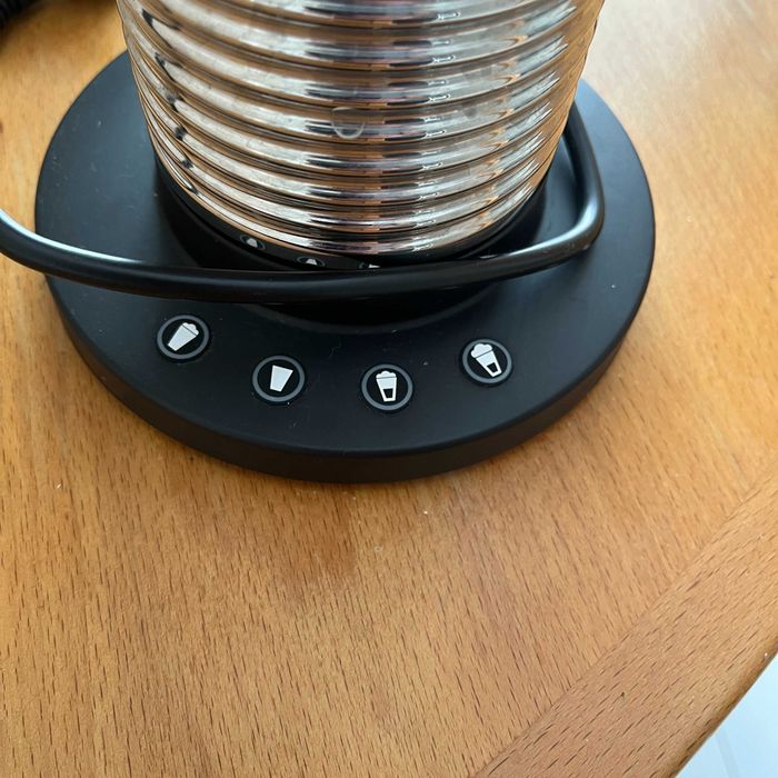 Maquina Nespresso aeroccino 4
